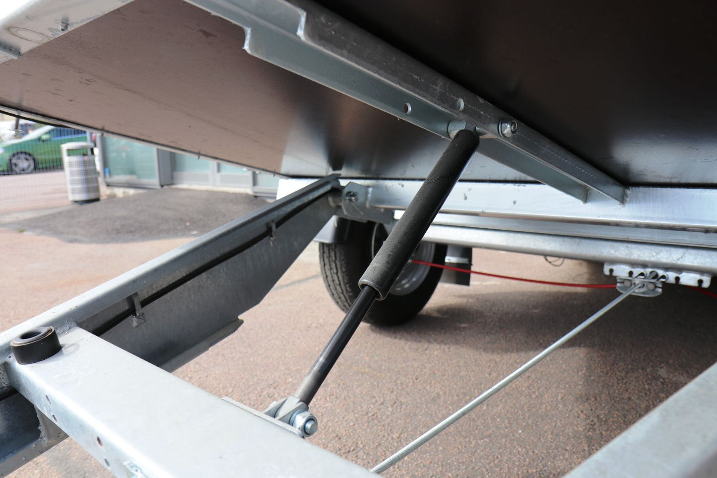 Neptun Uni 1300kg GN155 80km/h Tipp Bromsad