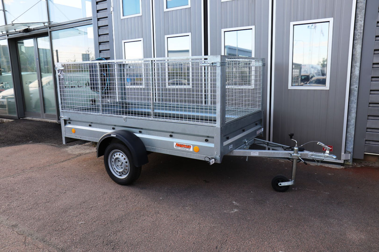 Neptun Praktik 750kg GN169 80km/h Tipp Obromsad Med Galler