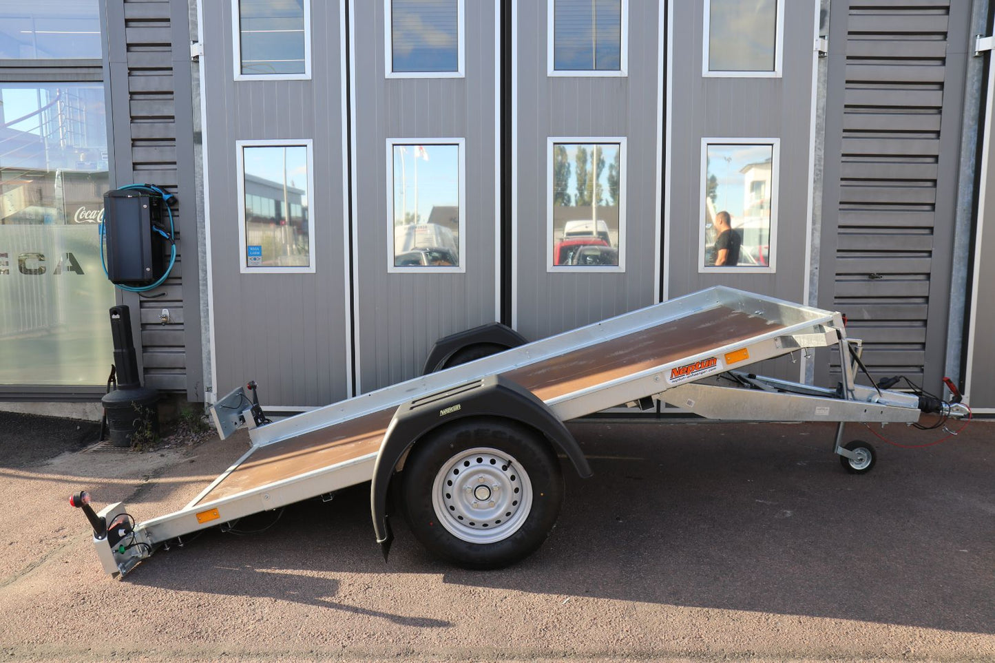Neptun Uni 1300kg GN155 80km/h Tipp Bromsad
