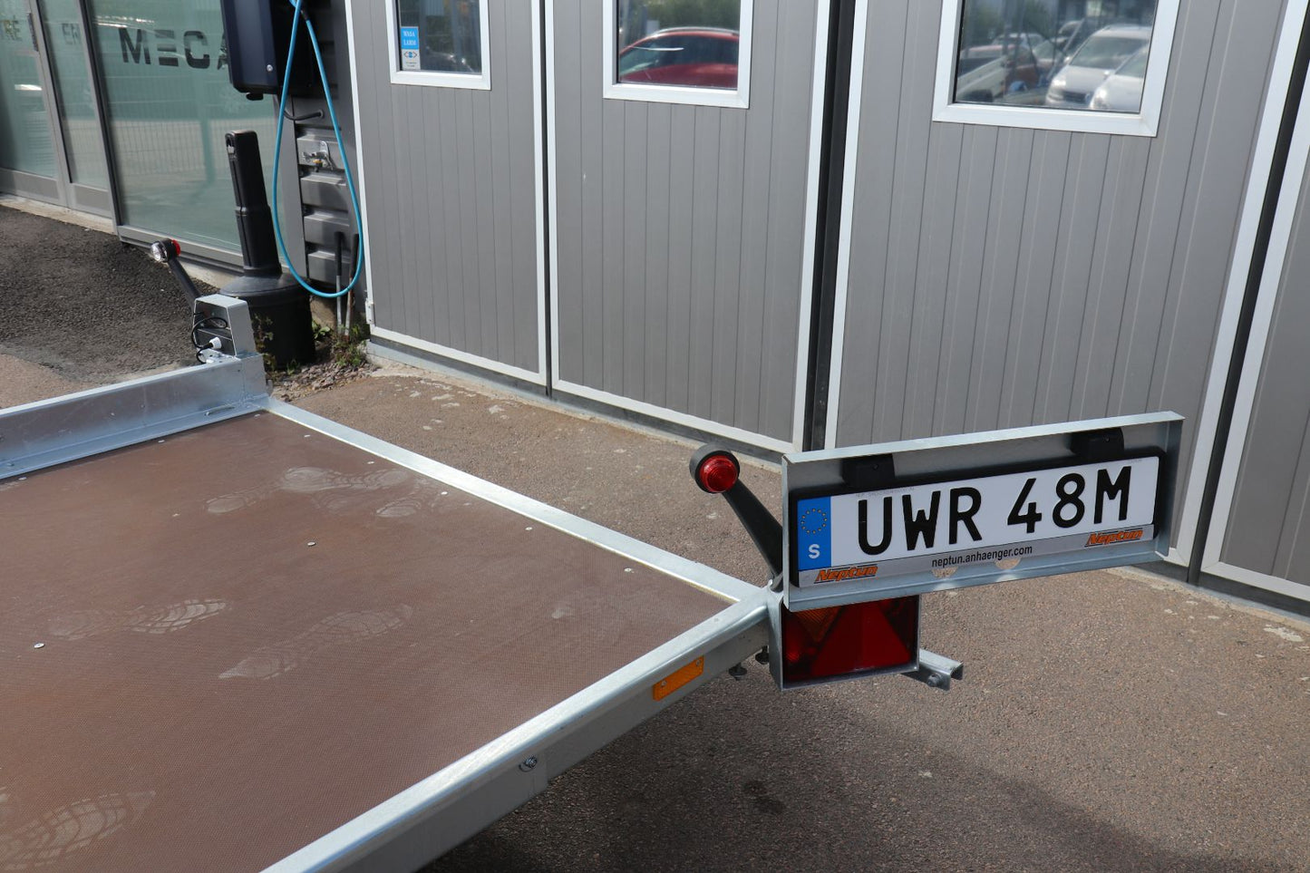 Neptun Uni 1300kg GN155 80km/h Tipp Bromsad