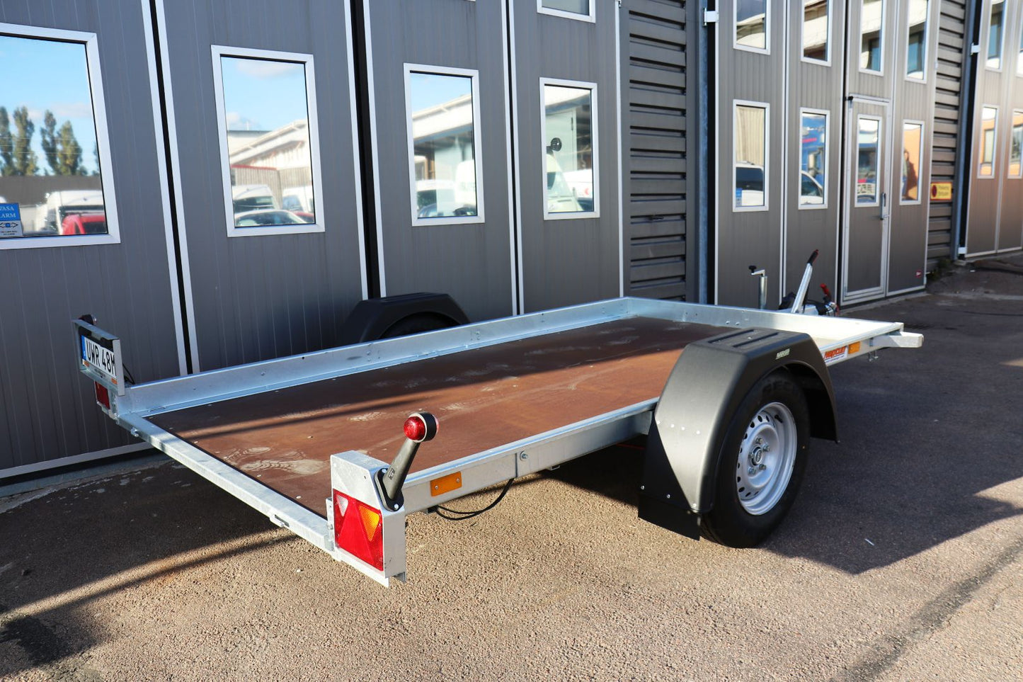 Neptun Uni 1300kg GN155 80km/h Tipp Bromsad