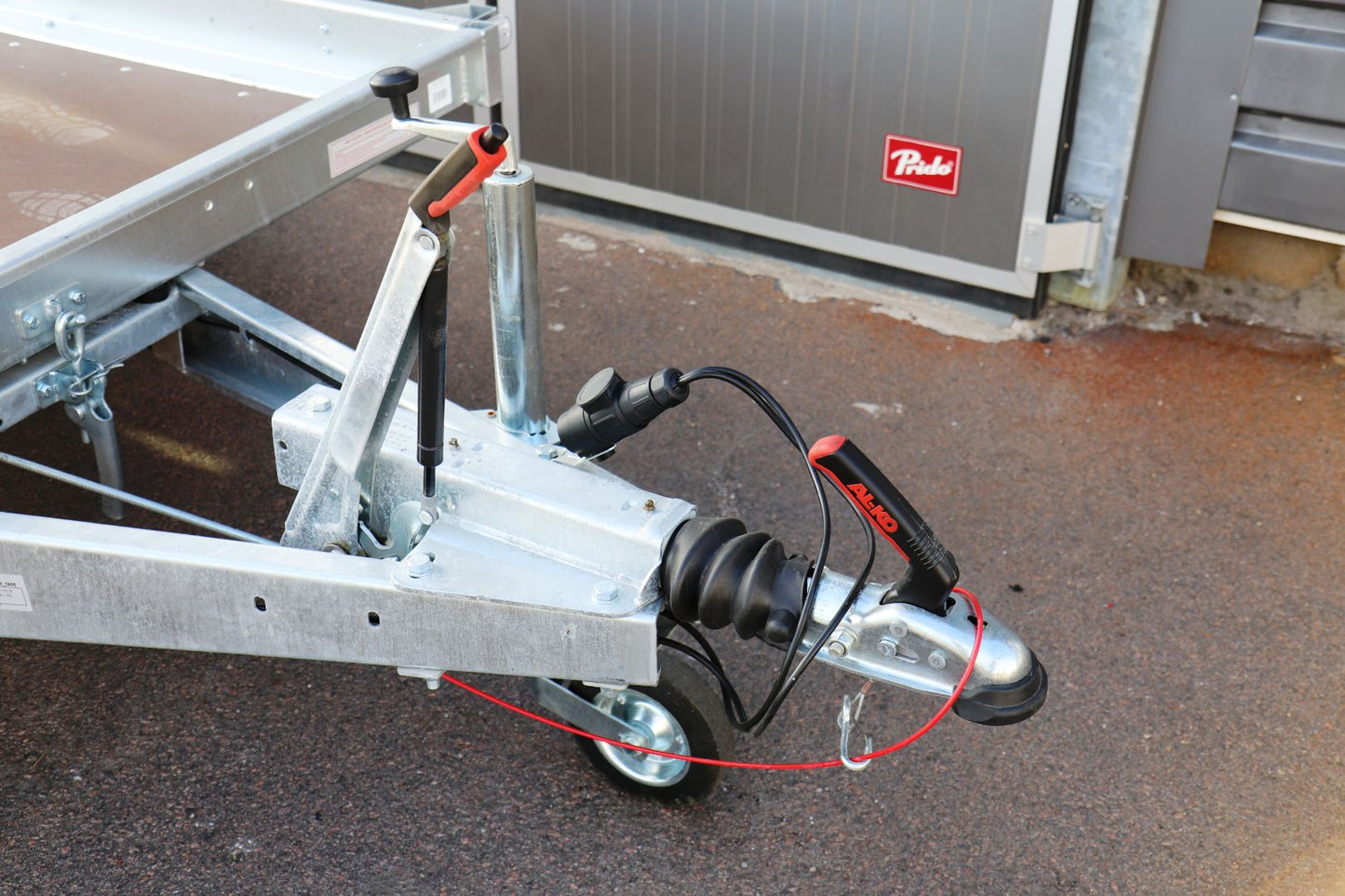 Neptun Uni 1300kg GN155 80km/h Tipp Bromsad