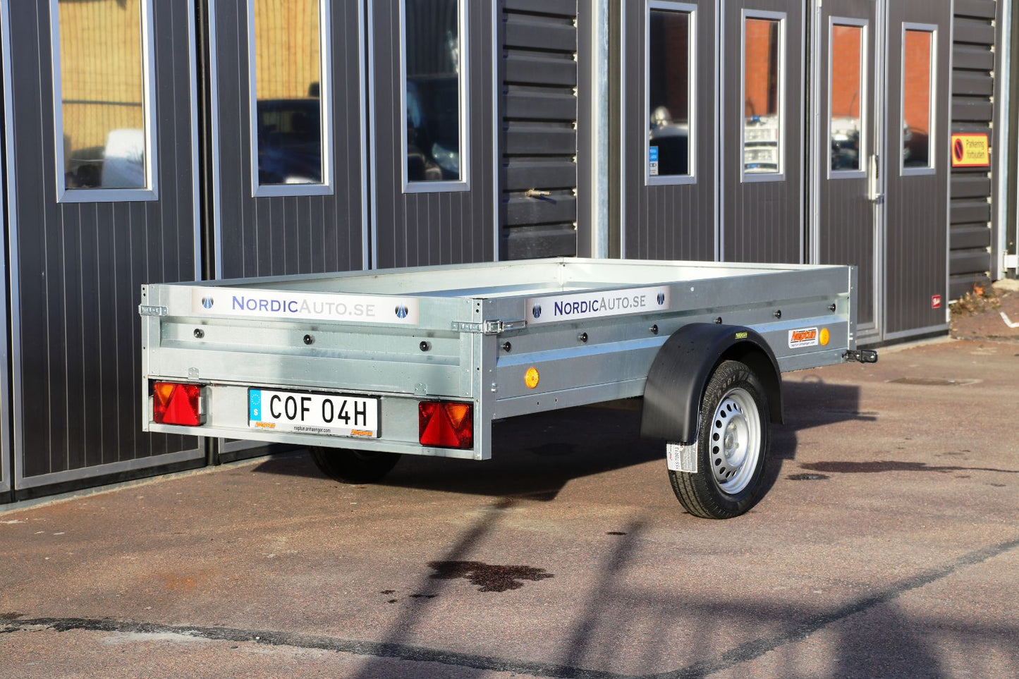 Neptun Praktik 750kg GN169 80km/h Tipp Obromsad